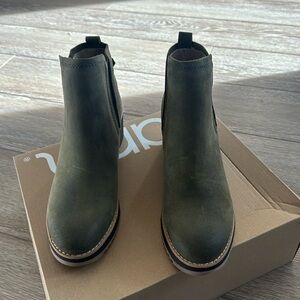 Earth Cleia  suede wedge booties. NWT. Olive green.